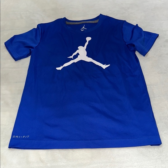 Nike Blue Short Sleeve Tee with Iconic Logo - Picture 1 of 2